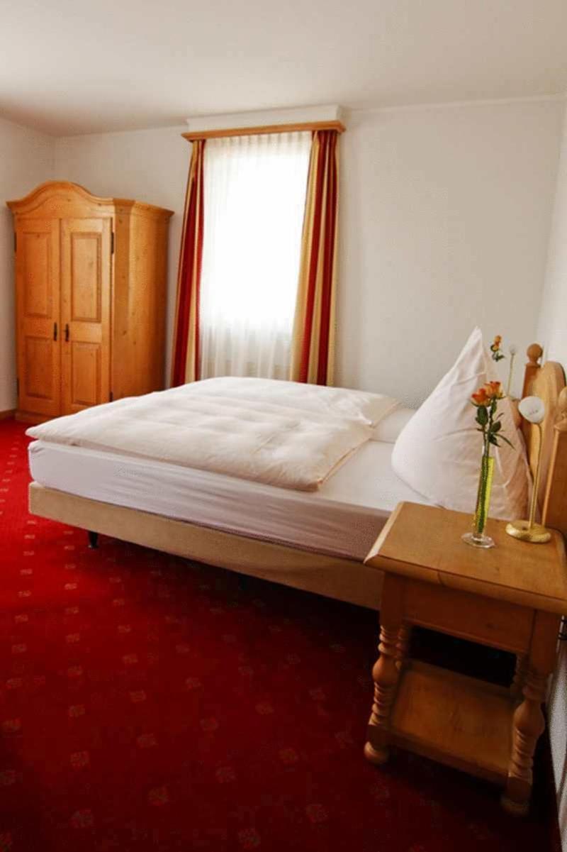Hotel Zur Eisenbahn رنينغن المظهر الخارجي الصورة