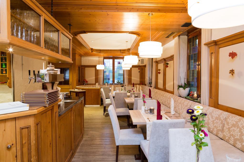 Hotel Zur Eisenbahn رنينغن المظهر الخارجي الصورة