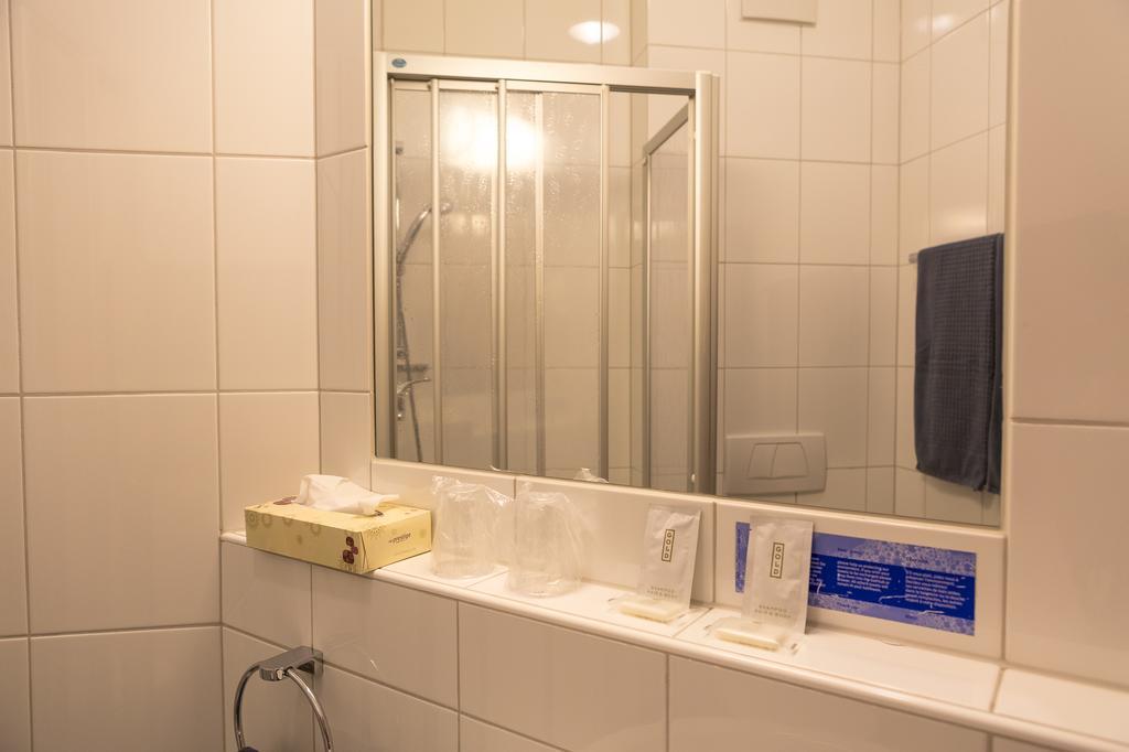 Hotel Zur Eisenbahn رنينغن المظهر الخارجي الصورة