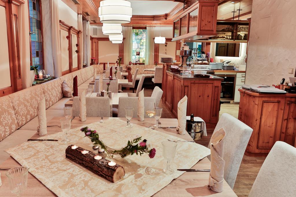 Hotel Zur Eisenbahn رنينغن المظهر الخارجي الصورة