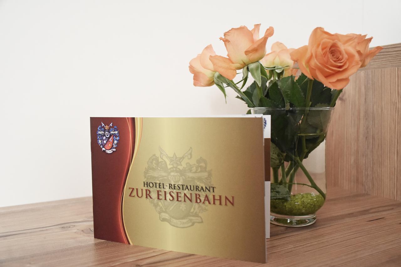 Hotel Zur Eisenbahn رنينغن المظهر الخارجي الصورة